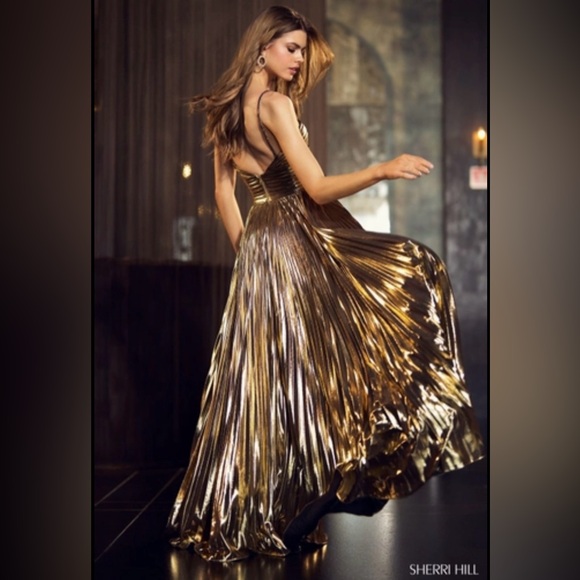 Maria Lucia Hohan Accordion Pleat Halter Neck Gold Silver Metallic Dress Sz US 8